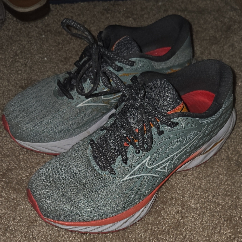 Mizuno Athletic Shoes